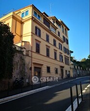Appartamento in Affitto in Via Aurelia a Roma