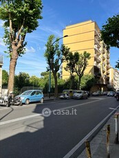 Appartamento in Affitto in Via Bernardo Cavallino a Napoli