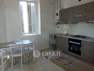 Appartamento in Affitto in Via Bolzano a Cantù