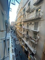 Appartamento in Affitto in Via Chiaia a Napoli