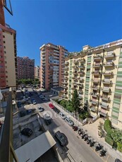 Appartamento in Affitto in Via Empedocle Restivo 95 a Palermo