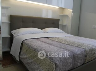 Appartamento in Affitto in Via Nino Bixio a Milano