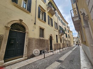 Appartamento in Affitto in Vicolo San Salvatore Vecchio 3 a Verona