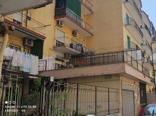 Appartamento in Vendita a Napoli via umbria