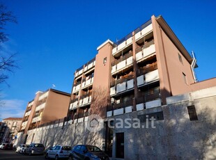 Appartamento in Vendita in Via Alessandro Poerio 1 a Novara