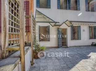 Appartamento in Vendita in Via Antonio Canova 20 a Treviso