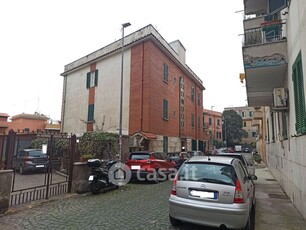 Appartamento in Vendita in Via Antonio Sebastiani 38 a Roma
