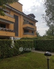 Appartamento in Vendita in Via Carlo Montanari a Monza