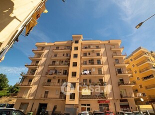 Appartamento in Vendita in Via Domenico Mottola d'Amato 37 a Catanzaro