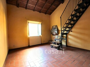 Appartamento in Vendita in Via Genova 55100 a Lucca