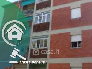 Appartamento in Vendita in Via Luca della Robbia 32 a Monza