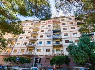 Appartamento in Vendita in Via Luigi Settembrini 14 a Palermo
