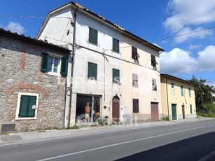 Appartamento in Vendita in Via per Camaiore 55100 a Lucca