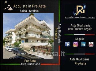Appartamento in Vendita in Via Renato Iaselli 3 a Caserta