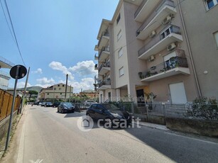 Appartamento in Vendita in Viale Abramo Lincoln a Caserta