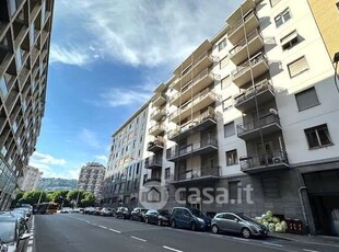 Appartamento in Vendita in Viale Massenzio Masia a Como