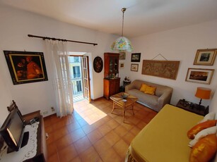 Appartamento in Via Dante Alighieri, Maenza, 5 locali, 1 bagno, 80 m²