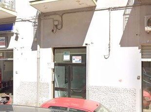 Appartamento in Via Luca De Samuele Cagnazzi 4/A, Bari, 6 locali