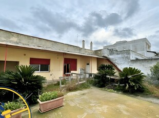 Appartamento in Via Pio X 65, Torre Santa Susanna, 10 locali, 3 bagni