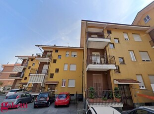 Appartamento in Via Santa Lucia 34/A, Fossano, 5 locali, 3 bagni