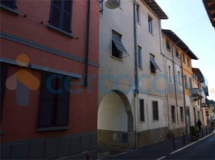 Appartamento Trilocale da ristrutturare, in vendita in Via Roma 18, Fenegro'