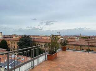 Attico con terrazzi, Pisa san martino