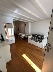 Bilocale in Via indipendenza, Ancona, 1 bagno, 55 m², buono stato