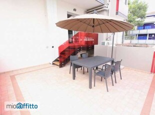 Bilocale arredato con terrazzo Lido centro ovest