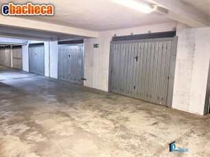 Box/Garage in Vendita a..