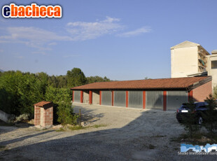 Box/Garage in Vendita a..