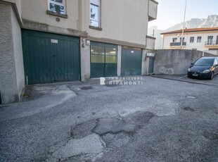 Box - Garage - Posto Auto in Vendita a Malgrate Via Gaggio