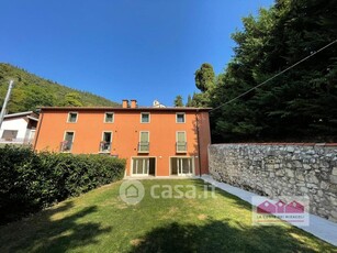 Casa Bi/Trifamiliare in Affitto in Via delle Grotte a Longare