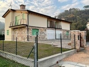 Casa Bi/Trifamiliare in Affitto in Via Giacomo Matteotti 39 a Altavilla Vicentina