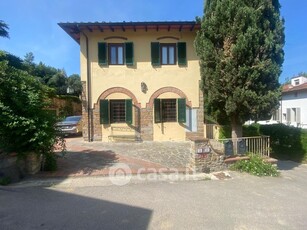 Casa Bi/Trifamiliare in Affitto in Viale Michelangelo 16 a Firenze
