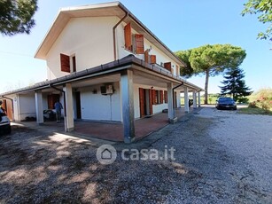 Casa Bi/Trifamiliare in Vendita in a Ravenna