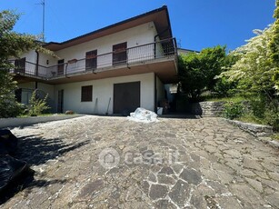 Casa indipendente in Affitto in Via degli Alpini 171 a Carsoli