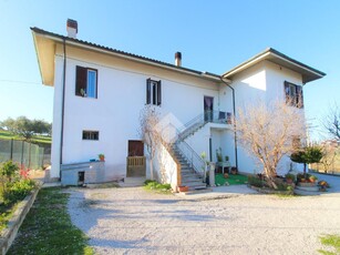 Casa indipendente in vendita