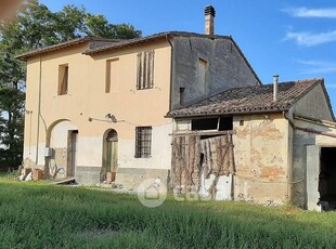 Casa indipendente in Vendita in a Forlì