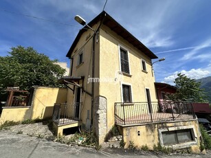 Casa indipendente in Via della torretta, L'Aquila, 3 locali, 2 bagni