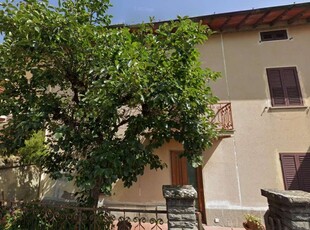 Casa indipendente in Via dell'Uccellatoio, Vaglia, 10 locali, 196 m²