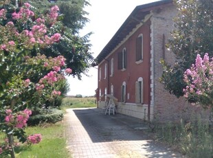 Casa indipendente in Viale Adriatico, Masi Torello, 9 locali, 3 bagni