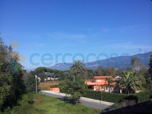 Casa semi indipendente in vendita a Forte Dei Marmi