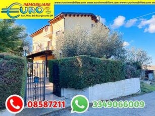 Casa singola con giardino e pertinenze