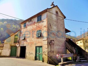 Casa singola in vendita in Via Lombardo Gazzol 32, Campomorone