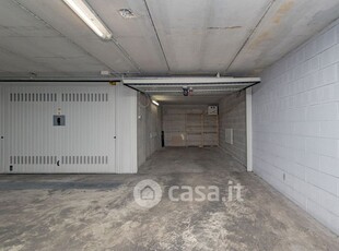 Garage/Posto auto in Affitto in Via Andrea Maria Ampère 33 a Milano