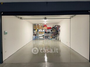 Garage/Posto auto in Affitto in Via Papa Giovanni XXIII 10 a Seregno