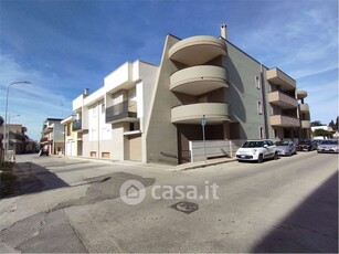 Garage/Posto auto in Vendita in a Acquaviva delle Fonti