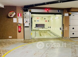 Garage/Posto auto in Vendita in Via Chiaravalle 1 a Milano