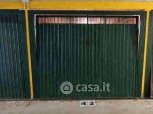 Garage/Posto auto in Vendita in Via Regina Margherita 5 a Biassono