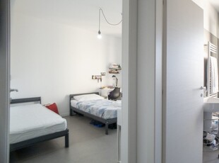 Letto in affitto camera condivisa, appartamento con 3 camere da letto, Bovisa Milano